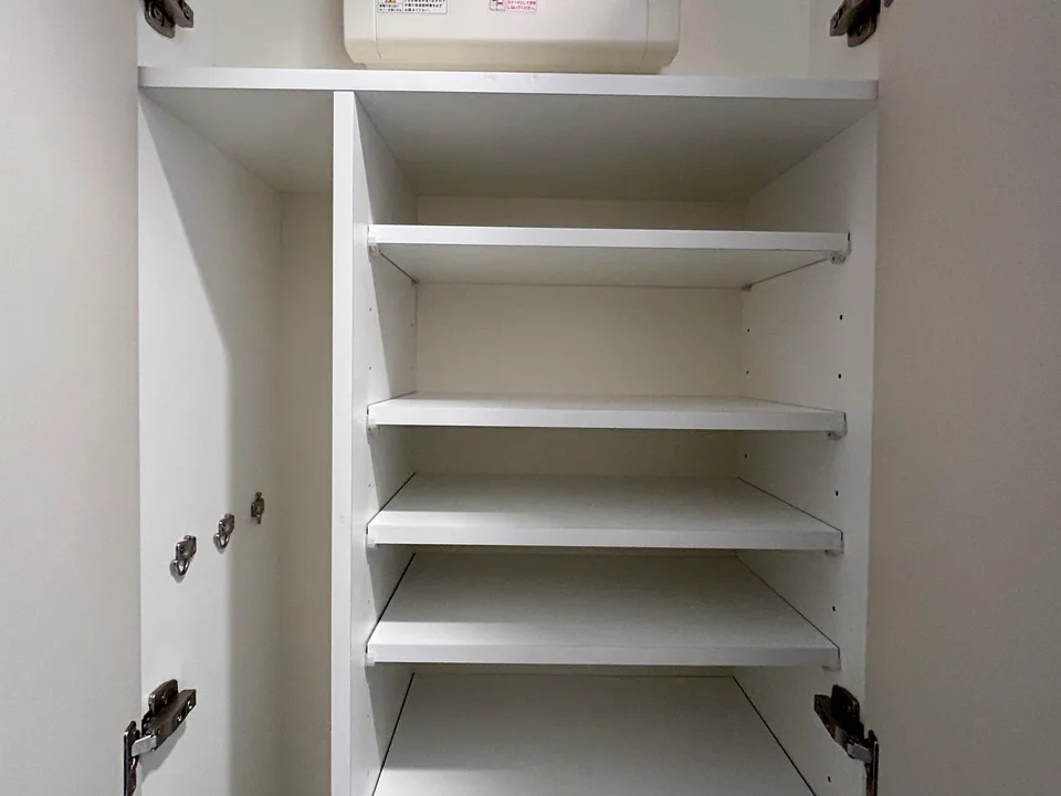 Shoe Closet1