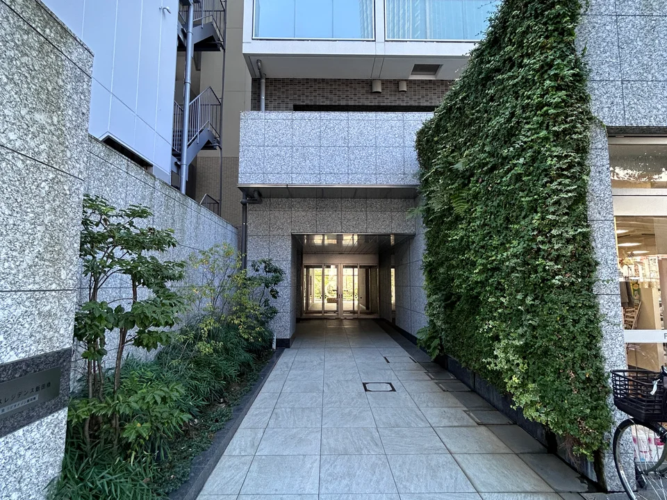 Building Exterior1
