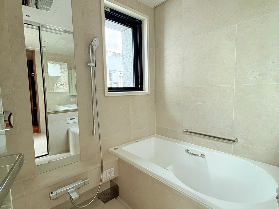 Bathroom2