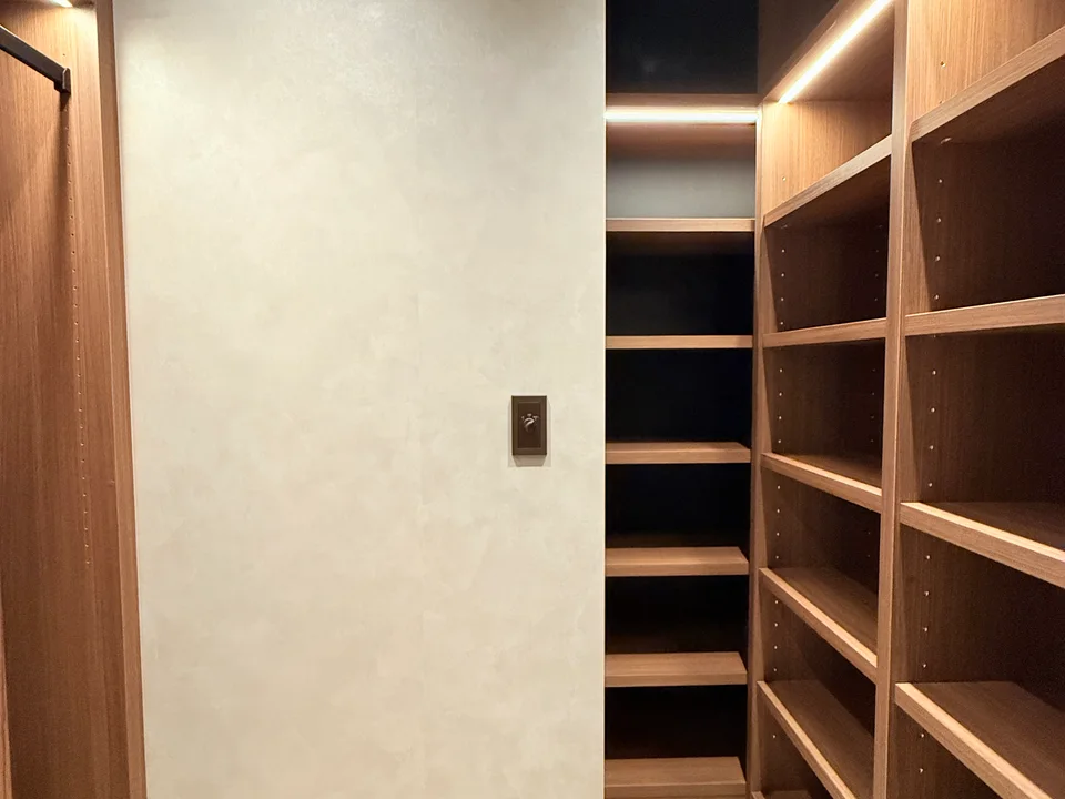 Shoe Closet1