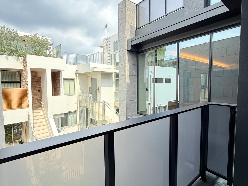 Balcony1