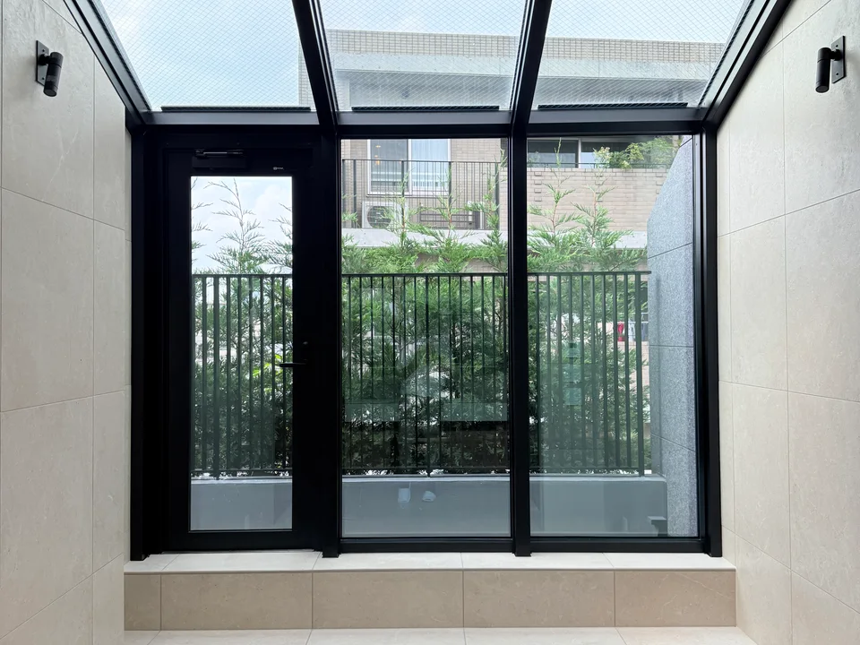 Balcony2