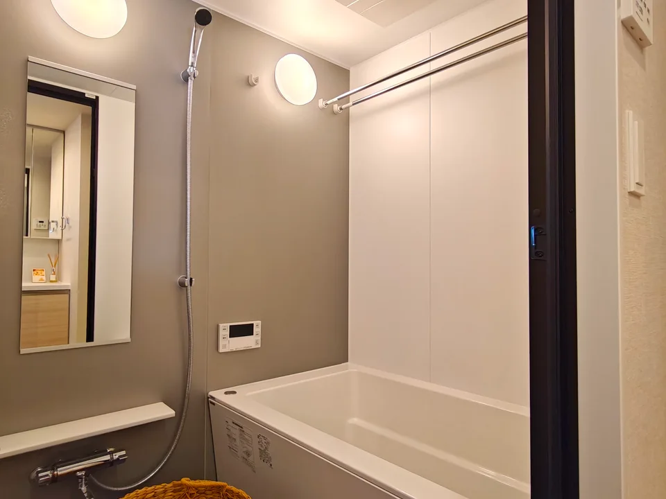 Bathroom1