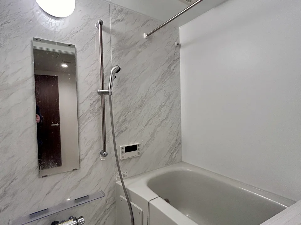 Bathroom1