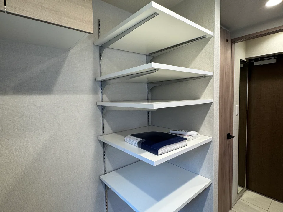 Closet1