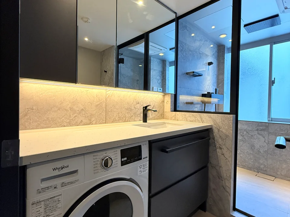 Vanity Area1
