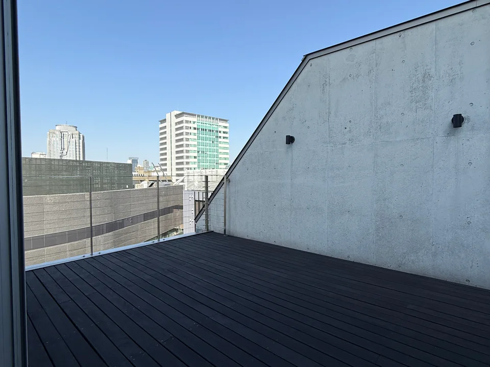 Balcony1