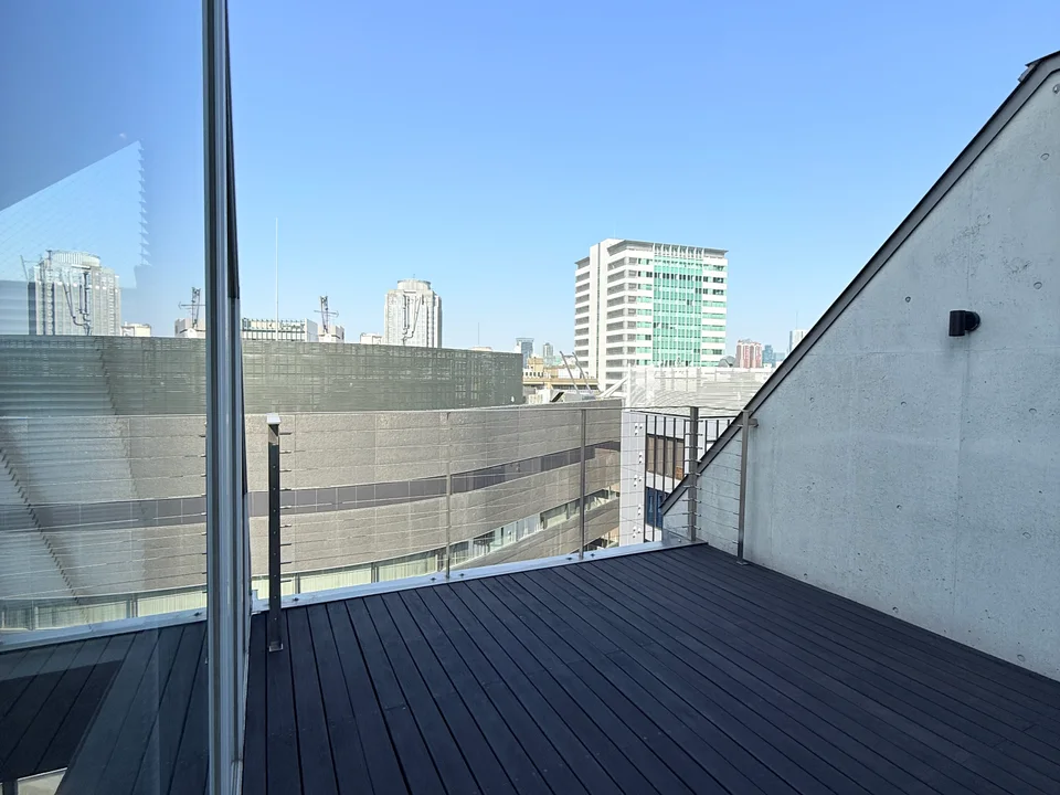 Balcony1