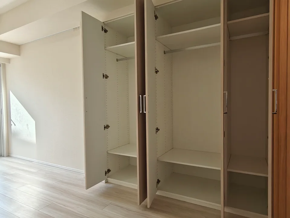 Closet1