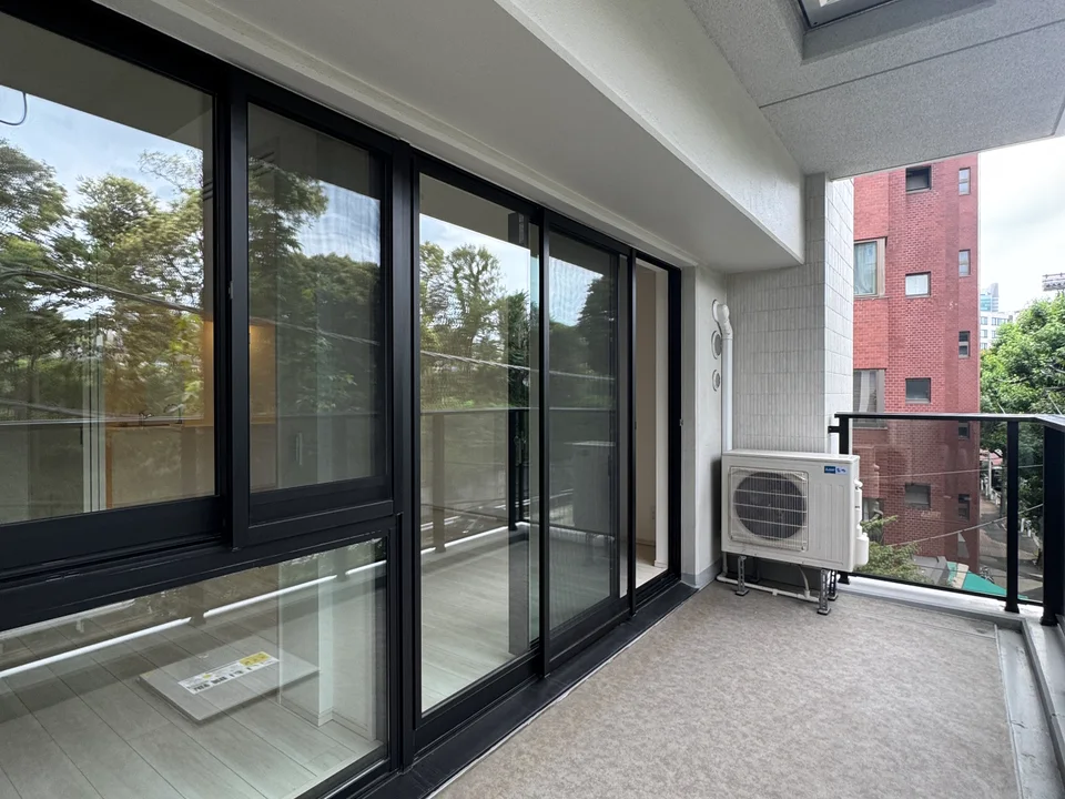 Balcony2